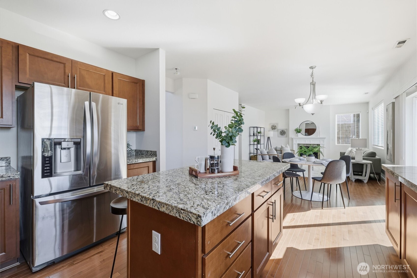 9025 S 204th Place , Kent, WA 98031