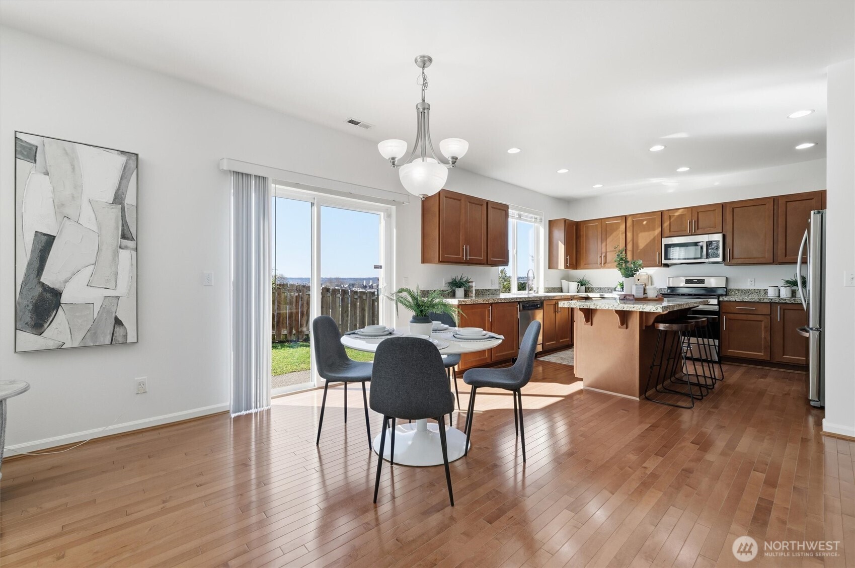 9025 S 204th Place , Kent, WA 98031