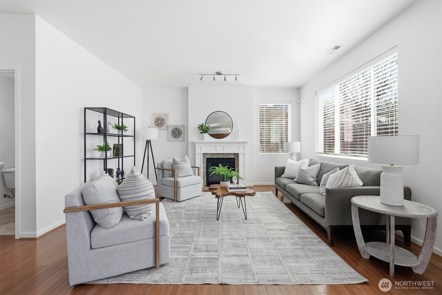 9025 S 204th Place , Kent, WA 98031
