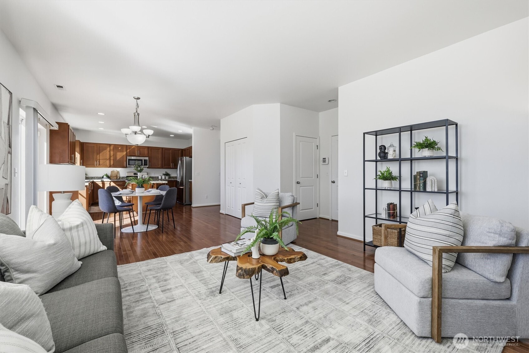 9025 S 204th Place , Kent, WA 98031