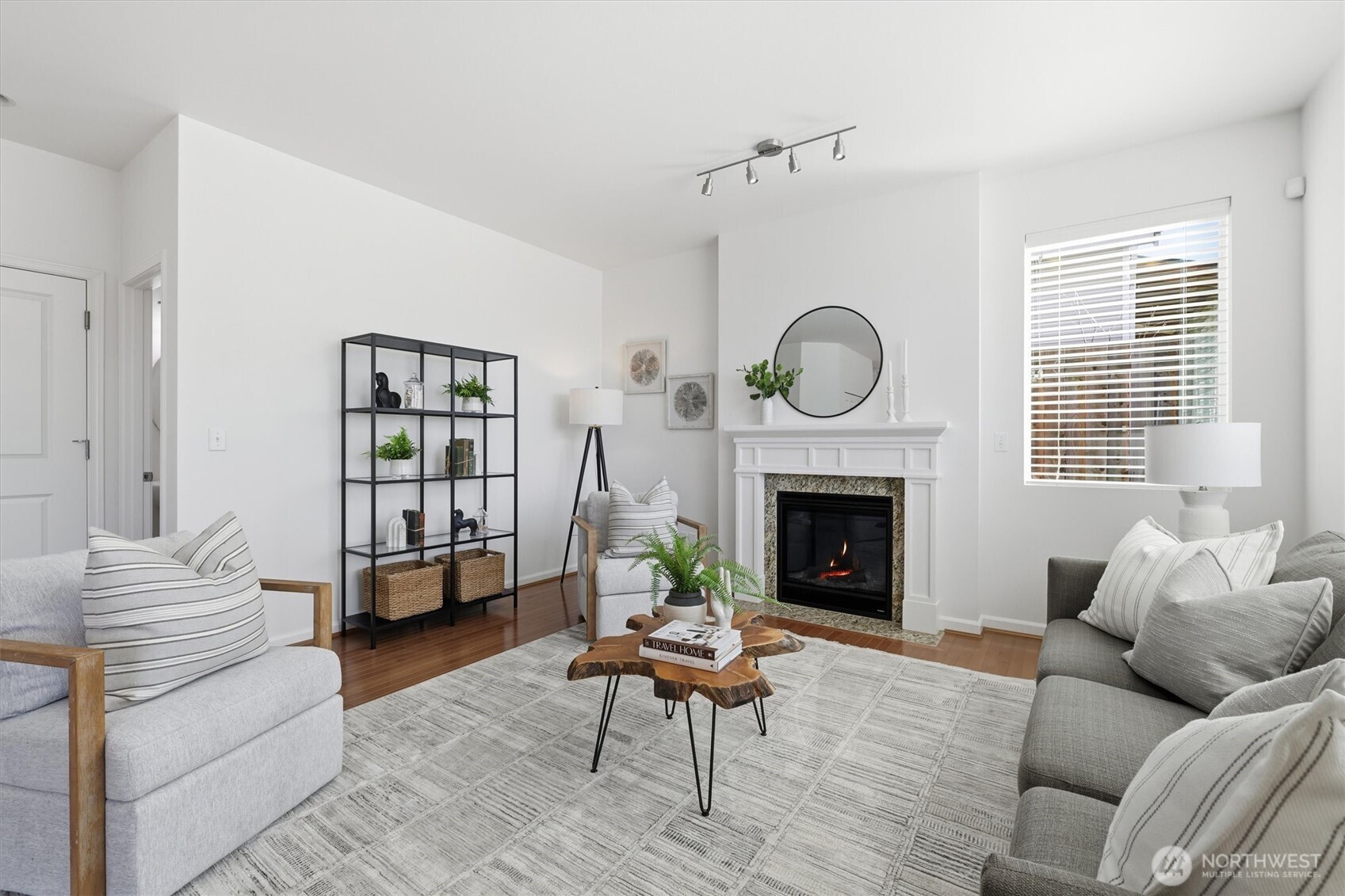 9025 S 204th Place , Kent, WA 98031