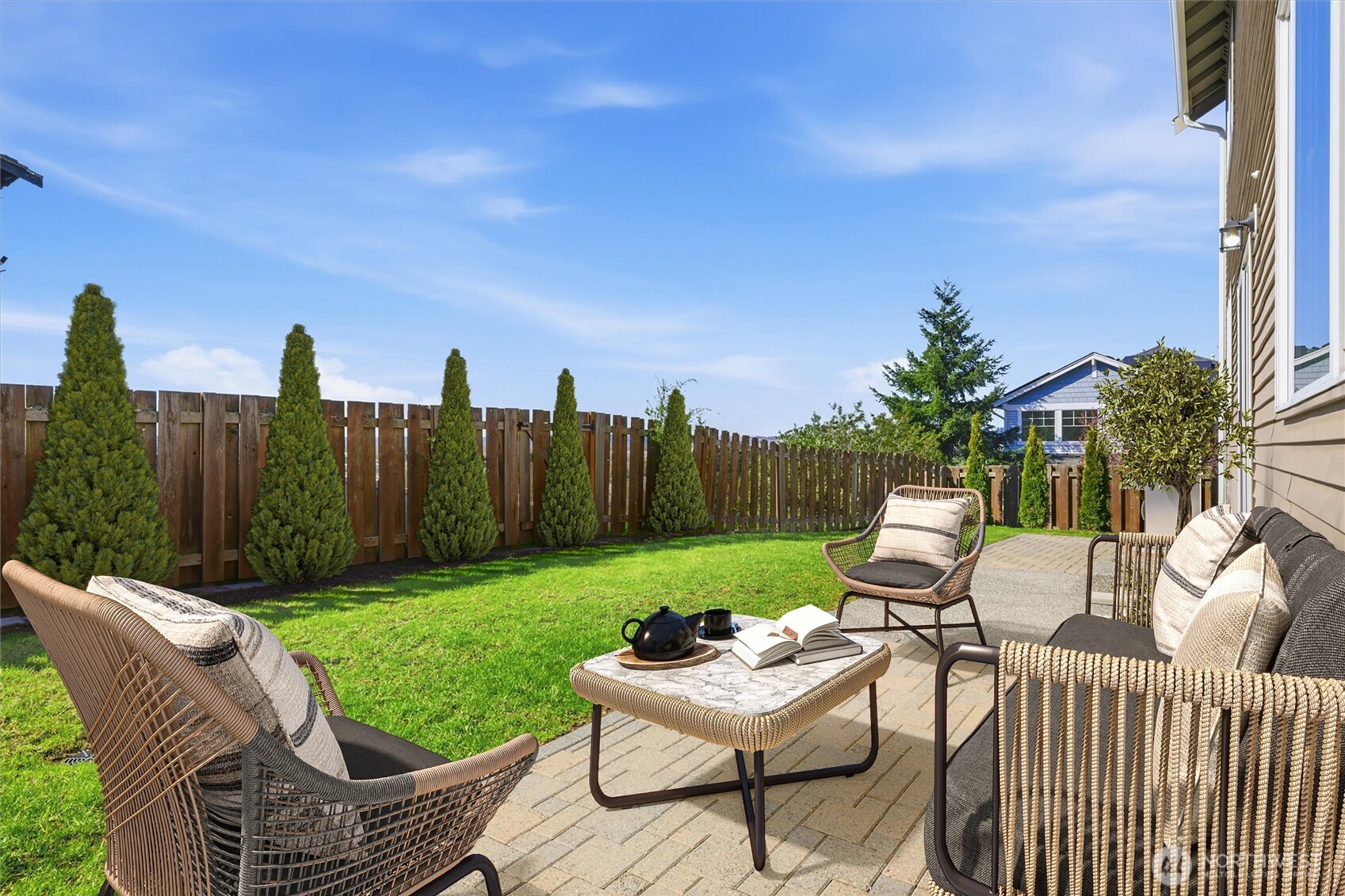 9025 S 204th Place , Kent, WA 98031