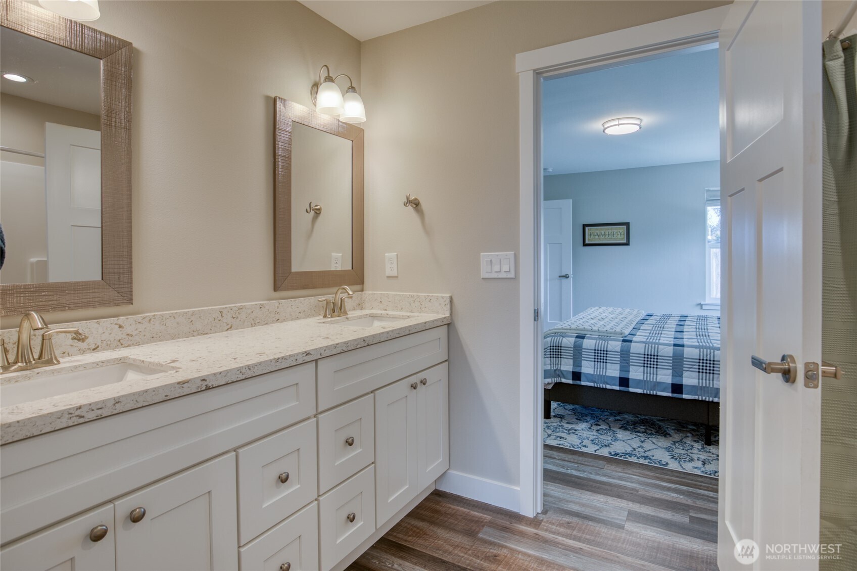 300 Octopus Avenue NE, Ocean Shores, WA 98569