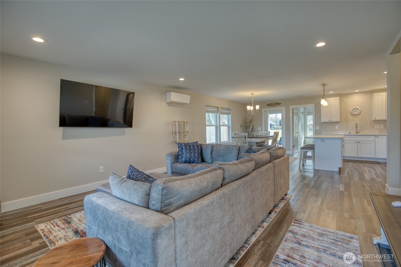 300 Octopus Avenue NE, Ocean Shores, WA 98569