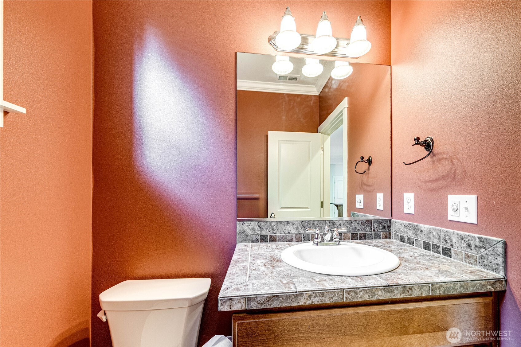 21914 78th Place W, Edmonds, WA 98026-7877