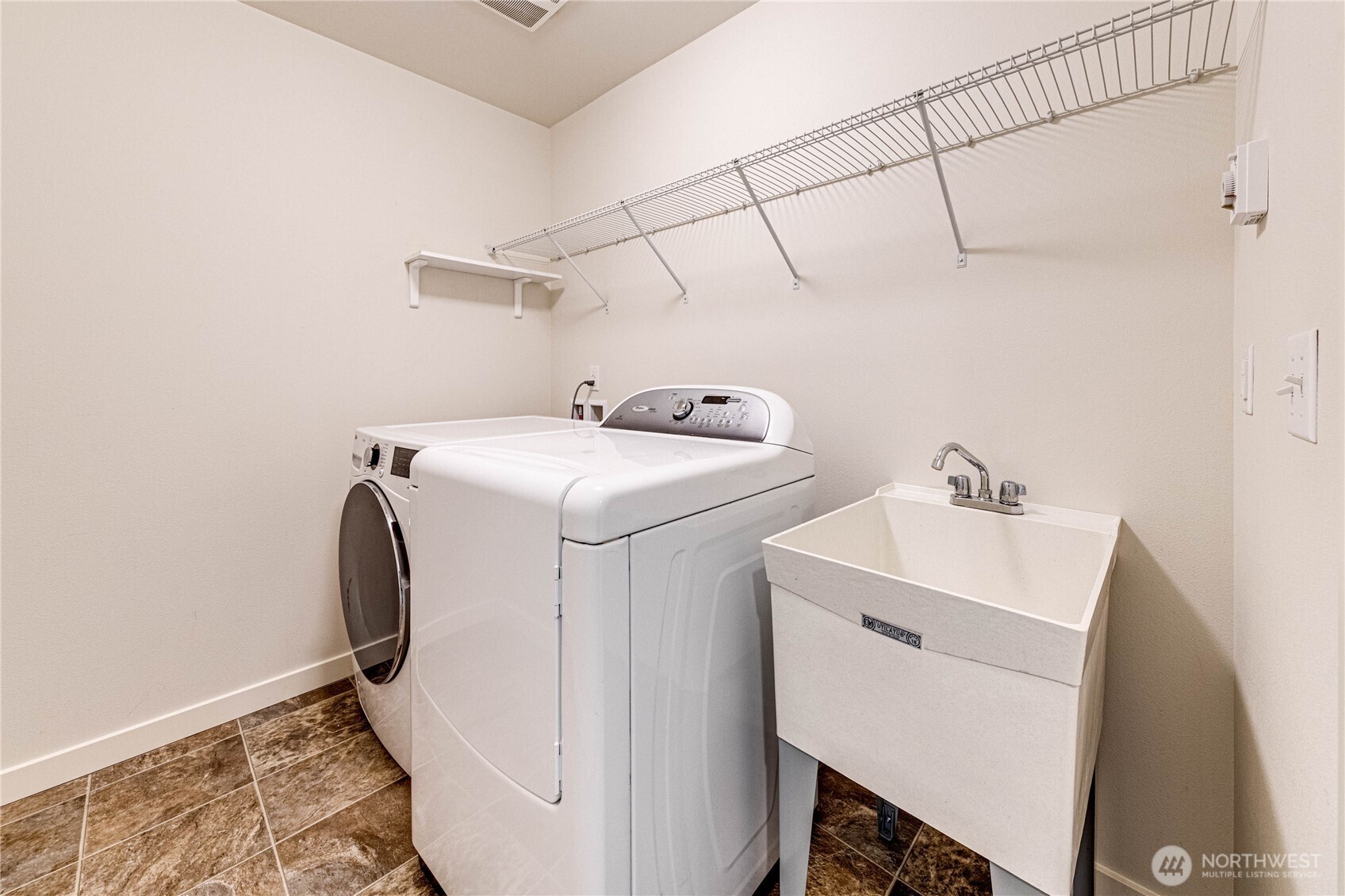 21914 78th Place W, Edmonds, WA 98026-7877