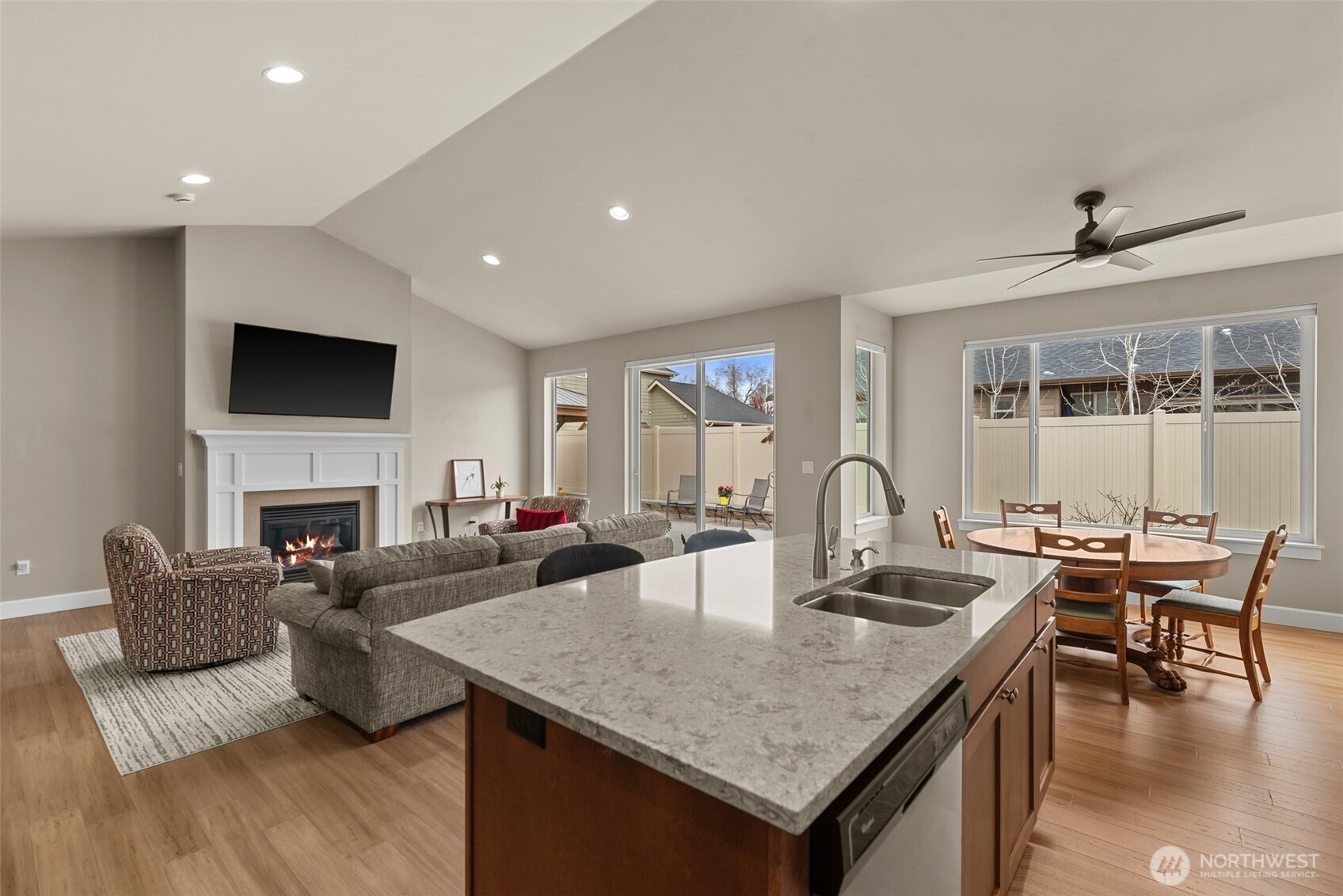 1747 S Blanchard Loop , East Wenatchee, WA 98802