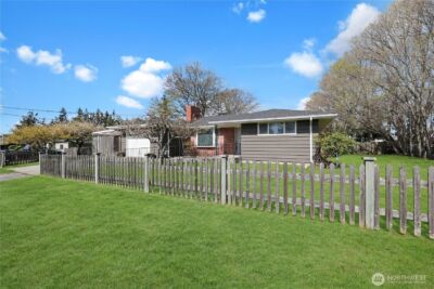 672 SE 4th Avenue , Oak Harbor, WA 98277