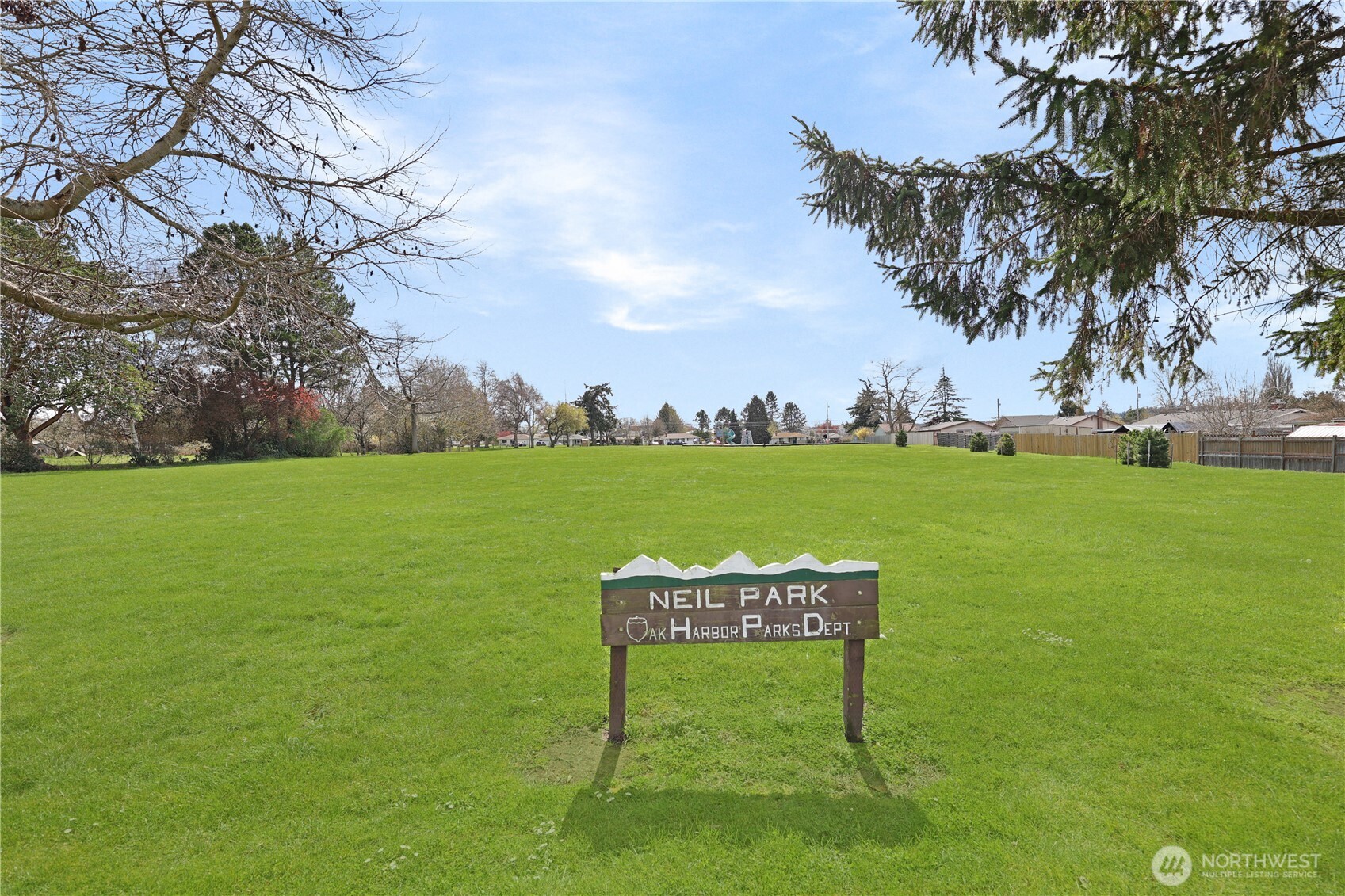 672 SE 4th Avenue , Oak Harbor, WA 98277