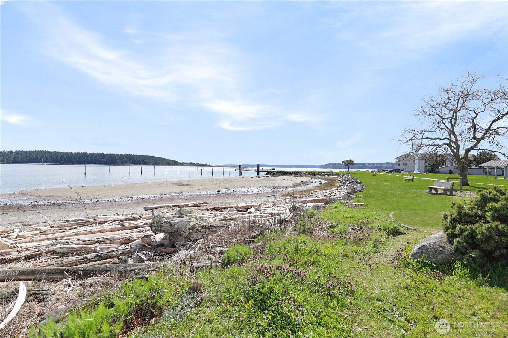 672 SE 4th Avenue , Oak Harbor, WA 98277