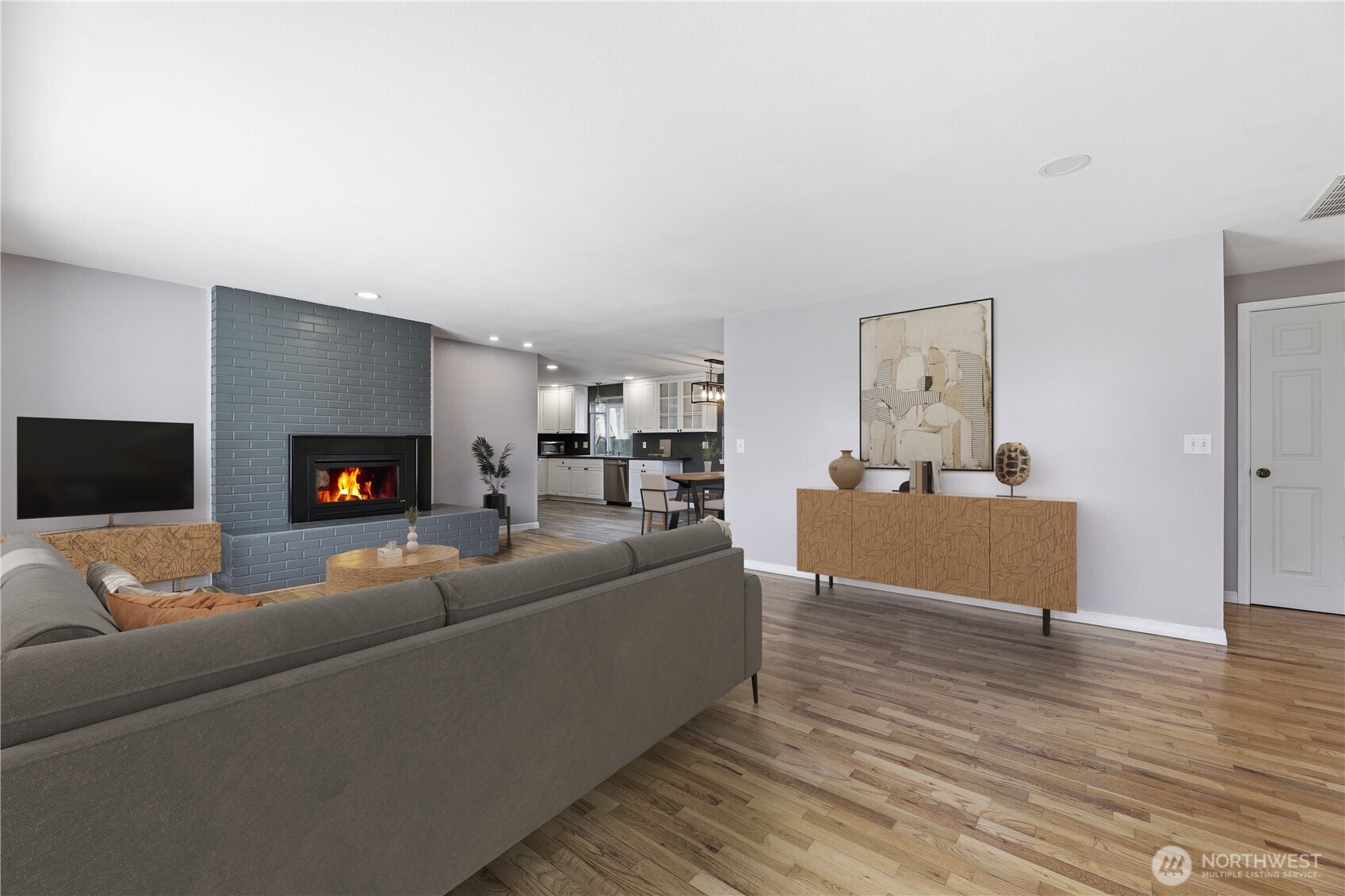 672 SE 4th Avenue , Oak Harbor, WA 98277