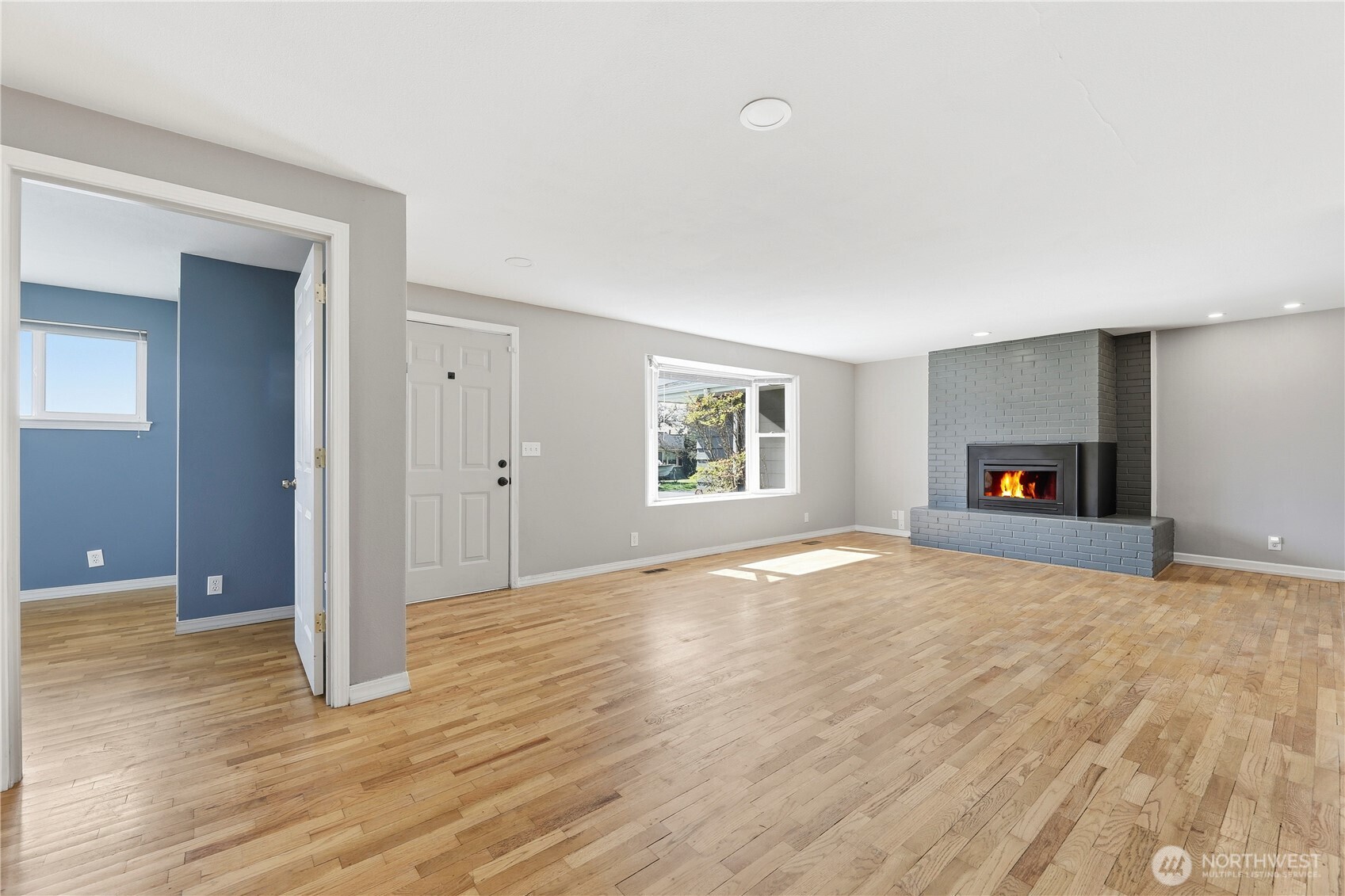 672 SE 4th Avenue , Oak Harbor, WA 98277