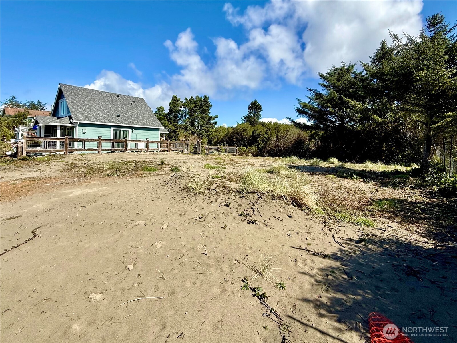 578 Sand Dune Avenue SW, Ocean Shores, WA 98569
