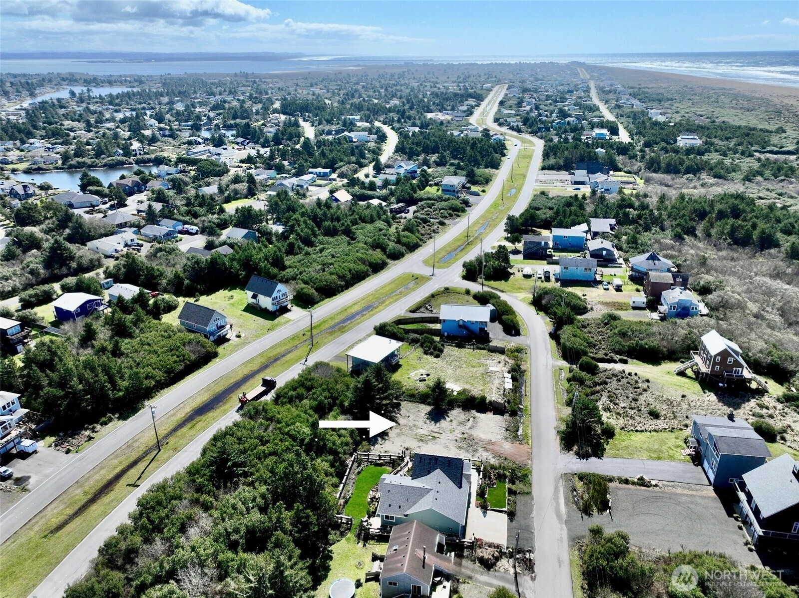 578 Sand Dune Avenue SW, Ocean Shores, WA 98569