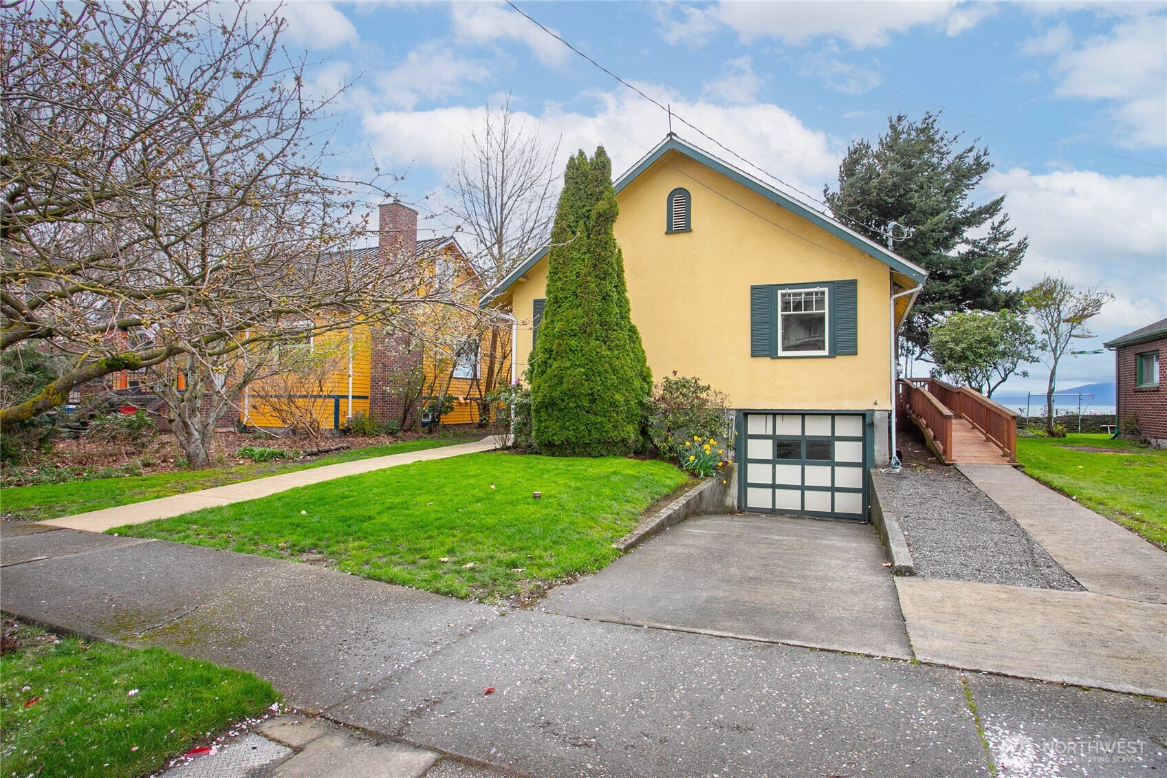 2209 Eldridge Avenue , Bellingham, WA 98225