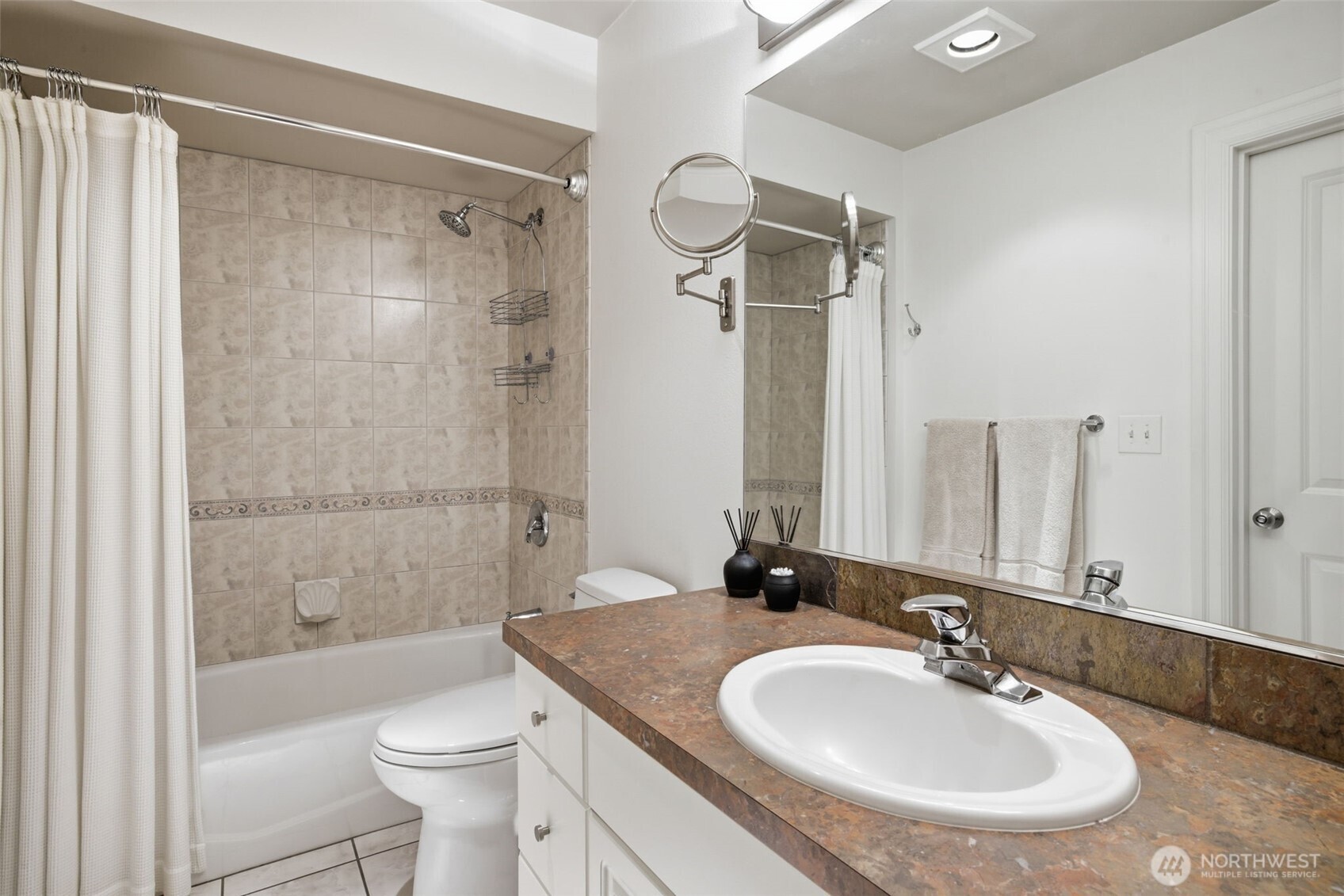 215 20th Avenue E #105, Seattle, WA 98112