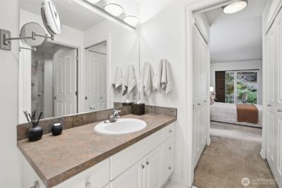 215 20th Avenue E #105, Seattle, WA 98112 - Photo 25