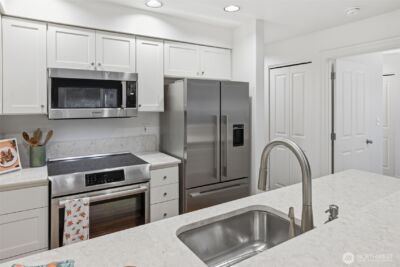 215 20th Avenue E #105, Seattle, WA 98112 - Photo 10