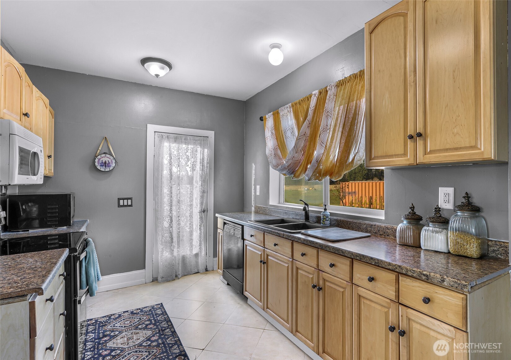8225 Peace Park Drive , Custer, WA 98240