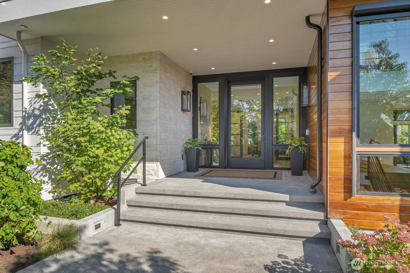 5632 NE 55th Street , Seattle, WA 98105