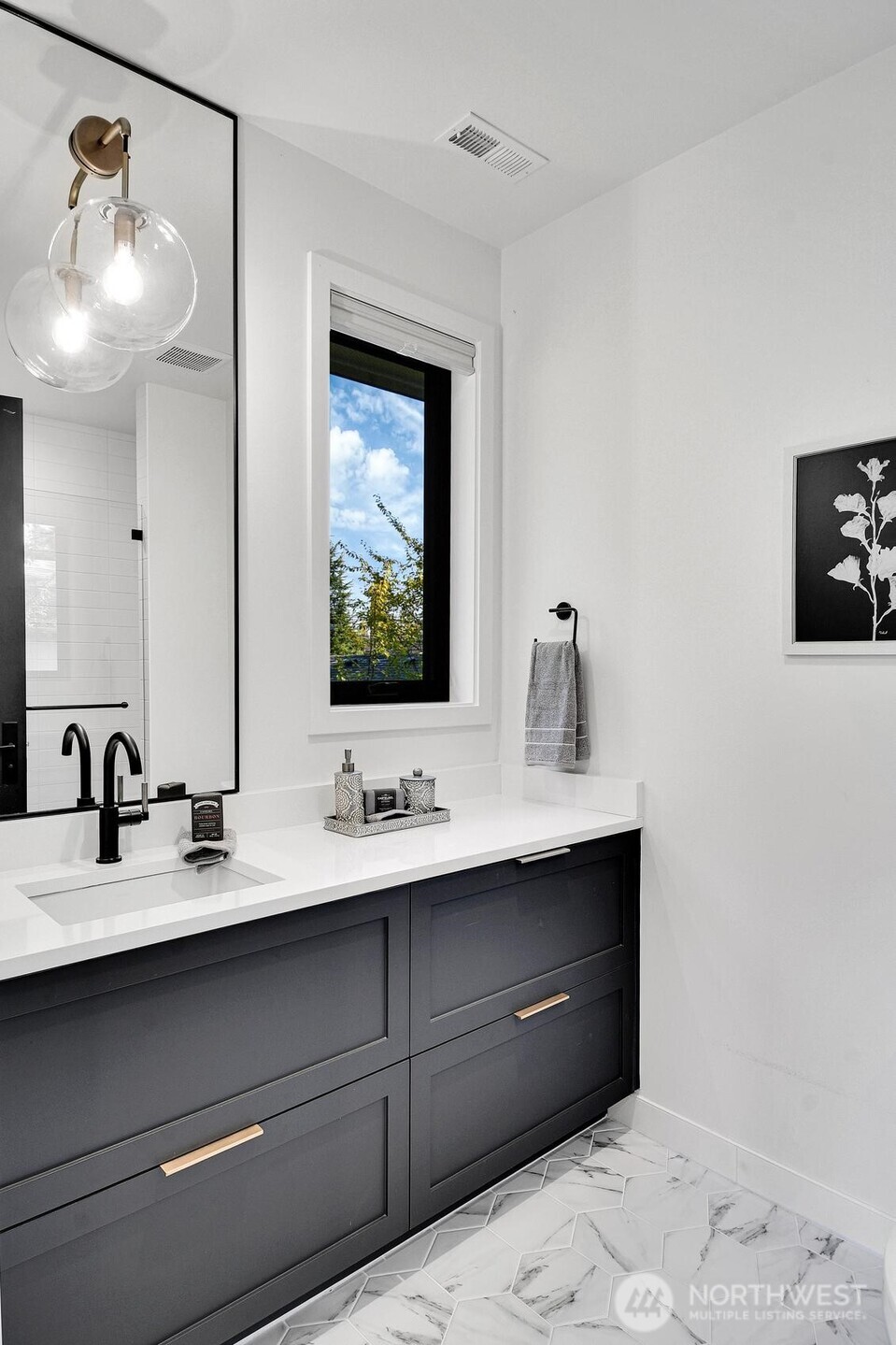 5632 NE 55th Street , Seattle, WA 98105