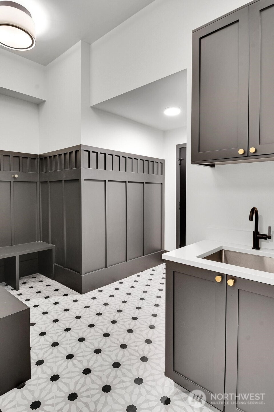 5632 NE 55th Street , Seattle, WA 98105