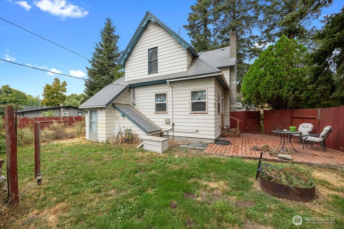 515 N 3rd Street , Dayton, WA 99328