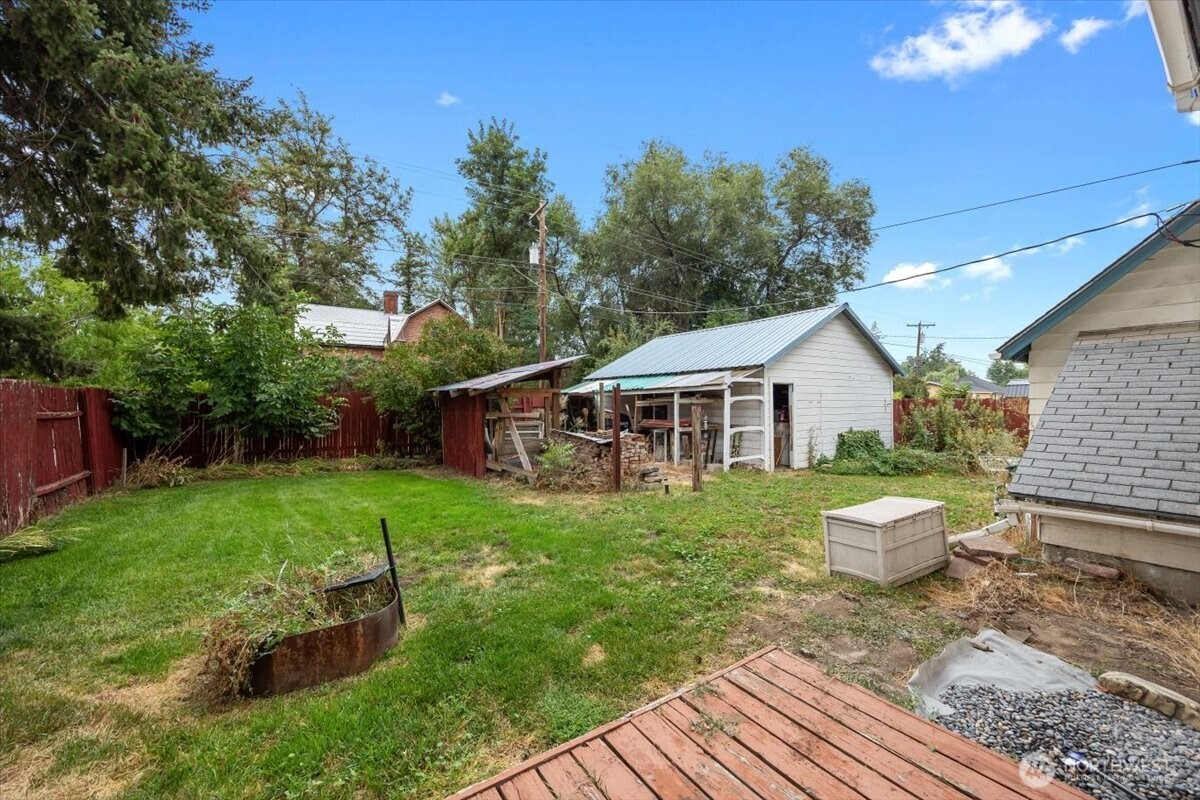 515 N 3rd Street , Dayton, WA 99328