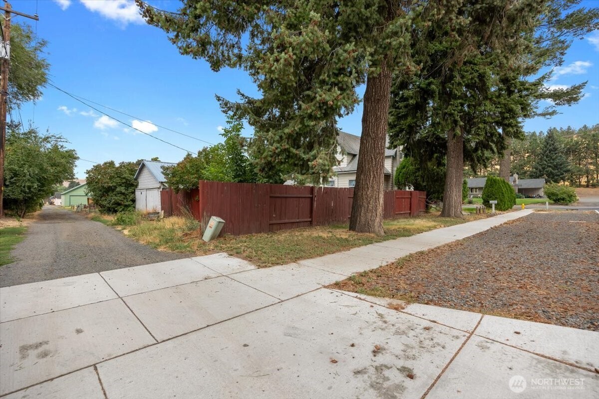 515 N 3rd Street , Dayton, WA 99328