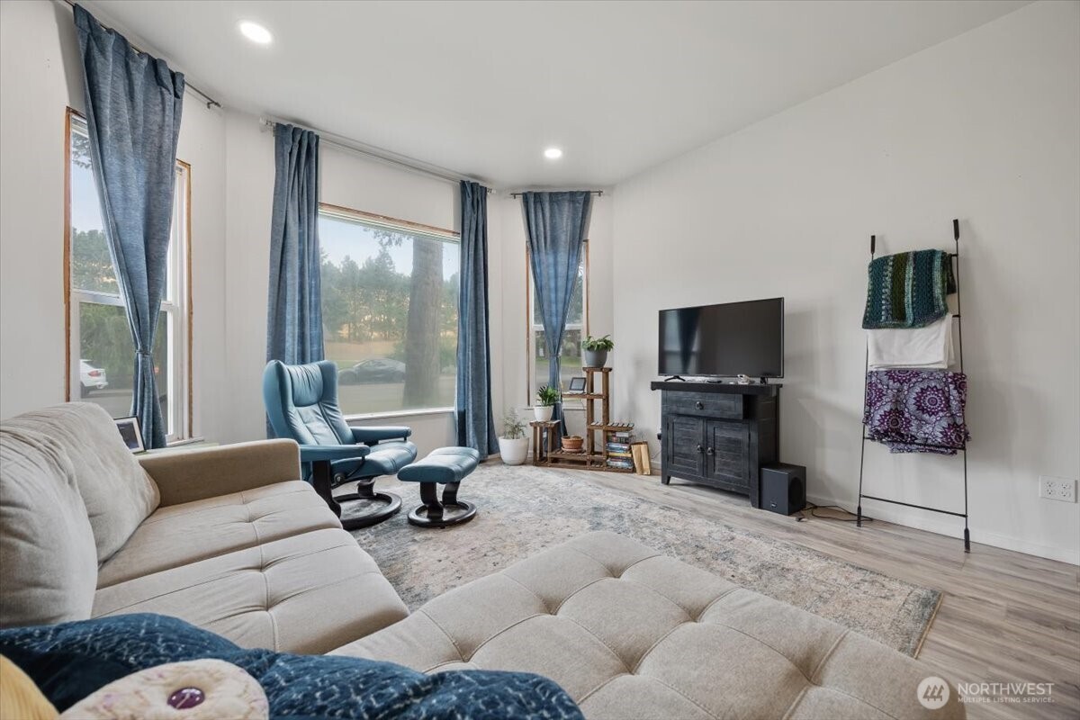 515 N 3rd Street , Dayton, WA 99328