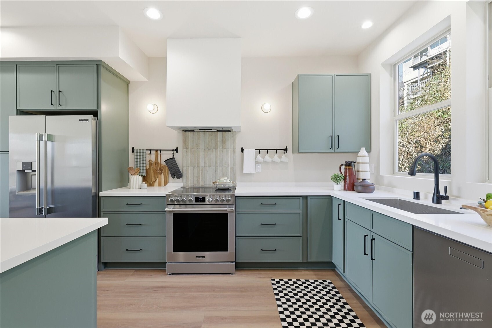 4584 22nd Avenue SW #A, Seattle, WA 98106