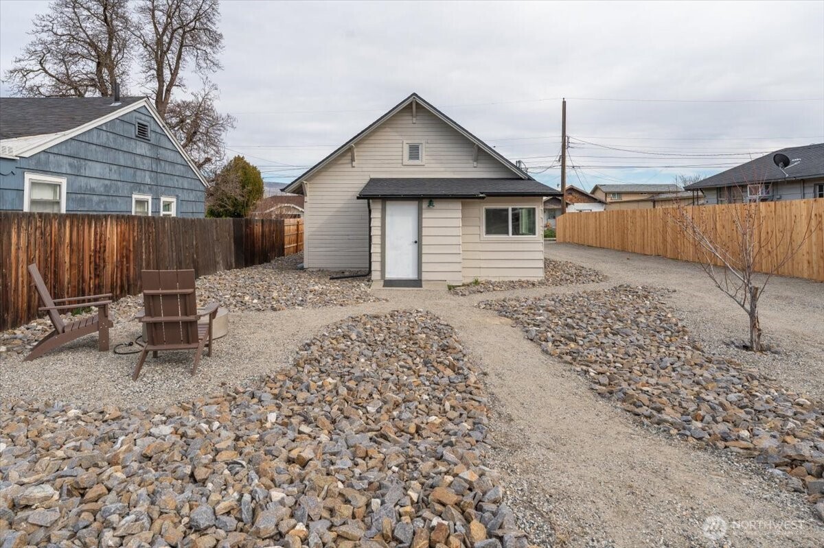 910 Walker Avenue , Wenatchee, WA 98801