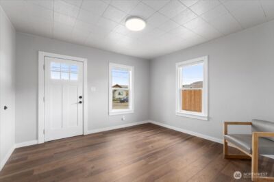 910 Walker Avenue , Wenatchee, WA 98801 - Photo 5