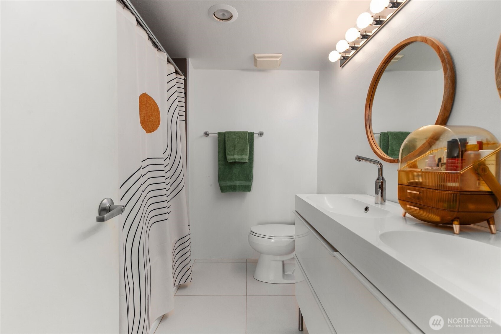 2621 2nd Ave #1601, Seattle, WA 98121