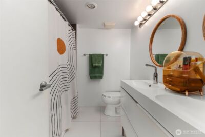 2621 2nd Ave #1601, Seattle, WA 98121 - Photo 23