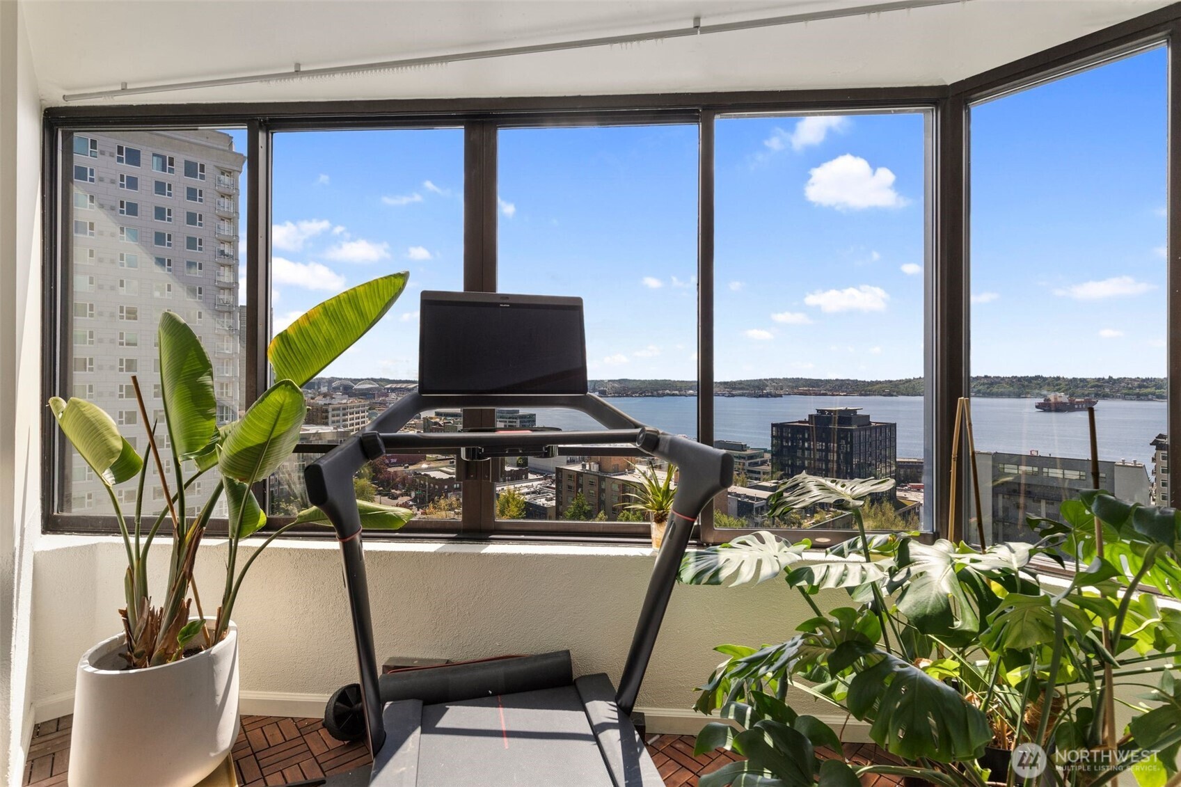 2621 2nd Ave #1601, Seattle, WA 98121