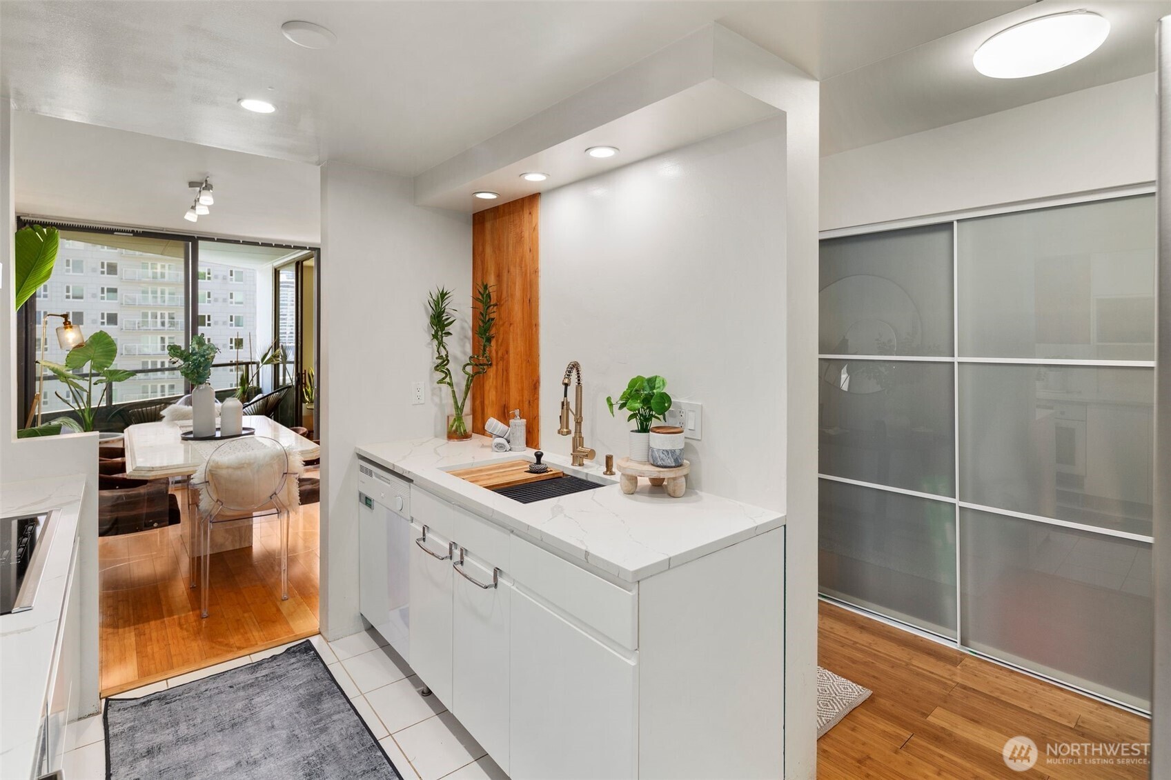 2621 2nd Ave #1601, Seattle, WA 98121