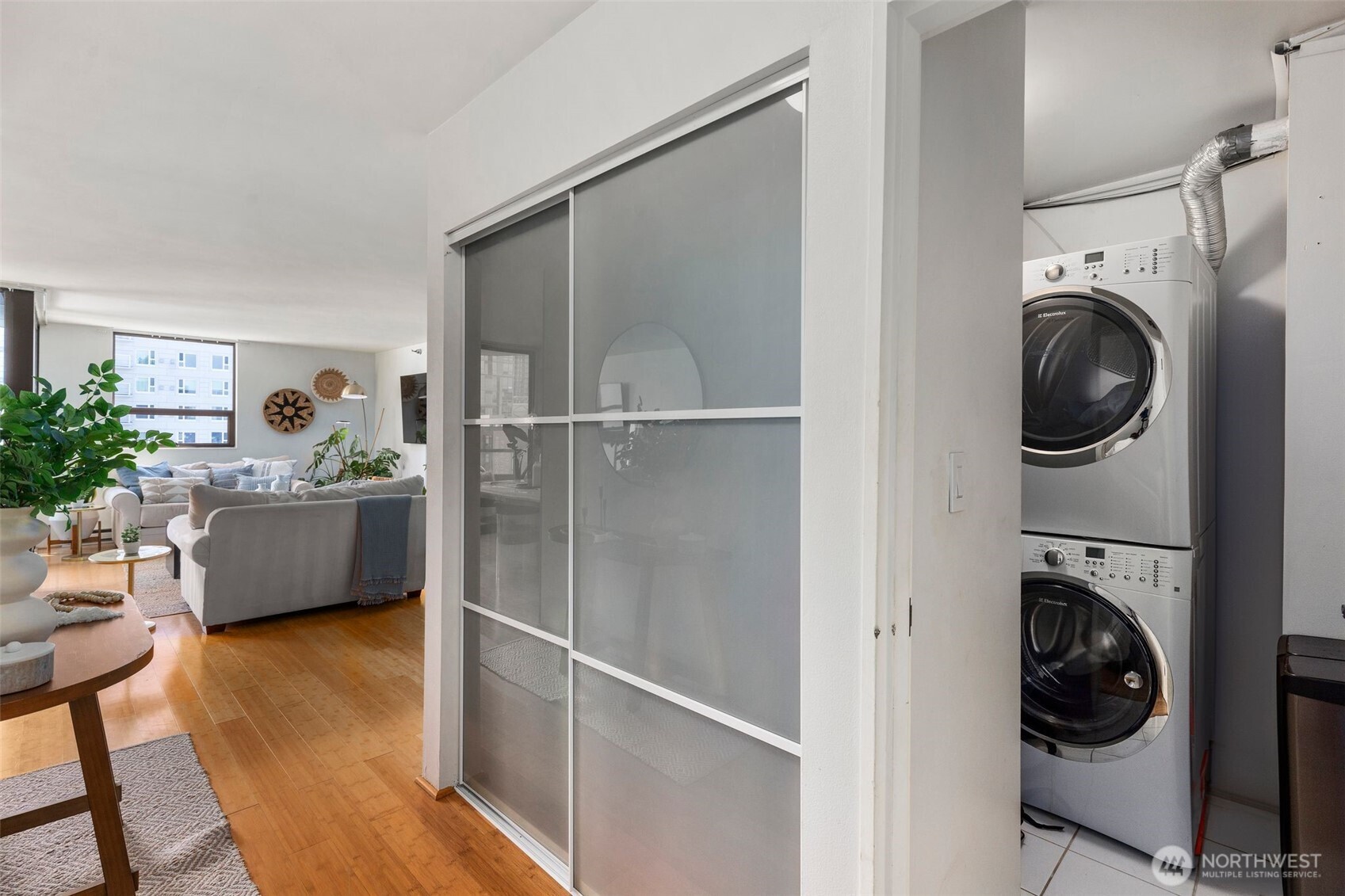 2621 2nd Ave #1601, Seattle, WA 98121