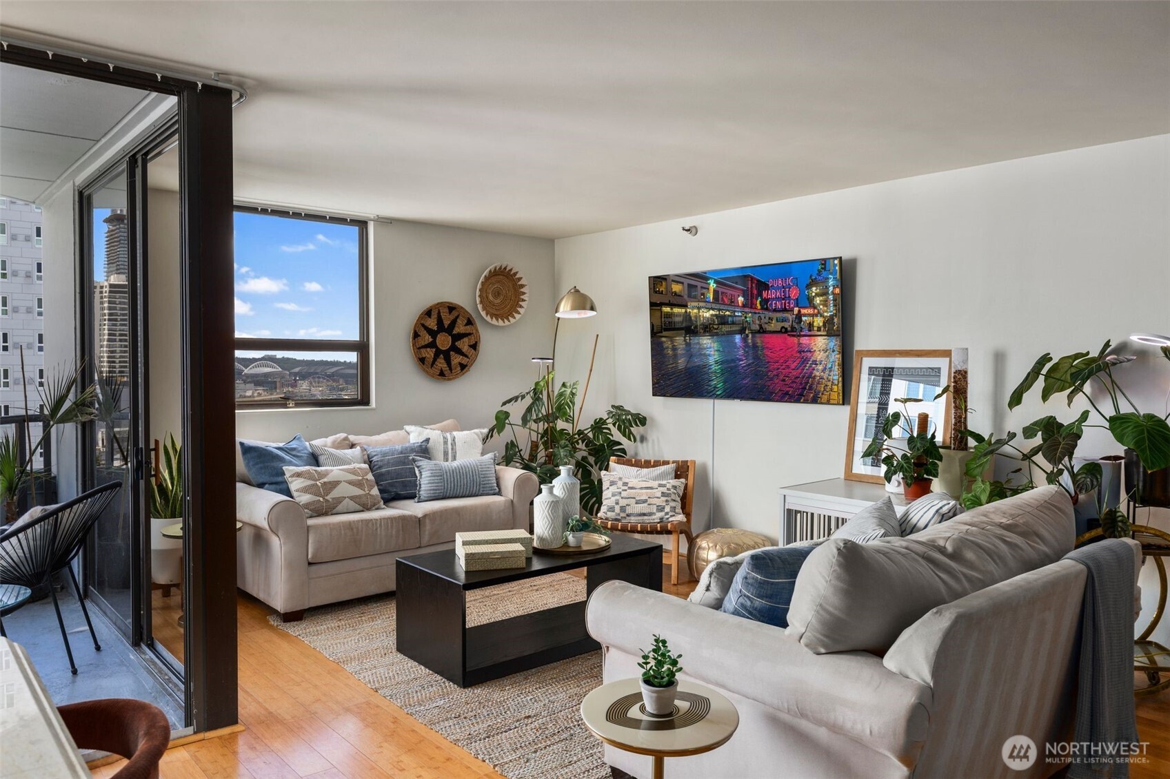 2621 2nd Ave #1601, Seattle, WA 98121