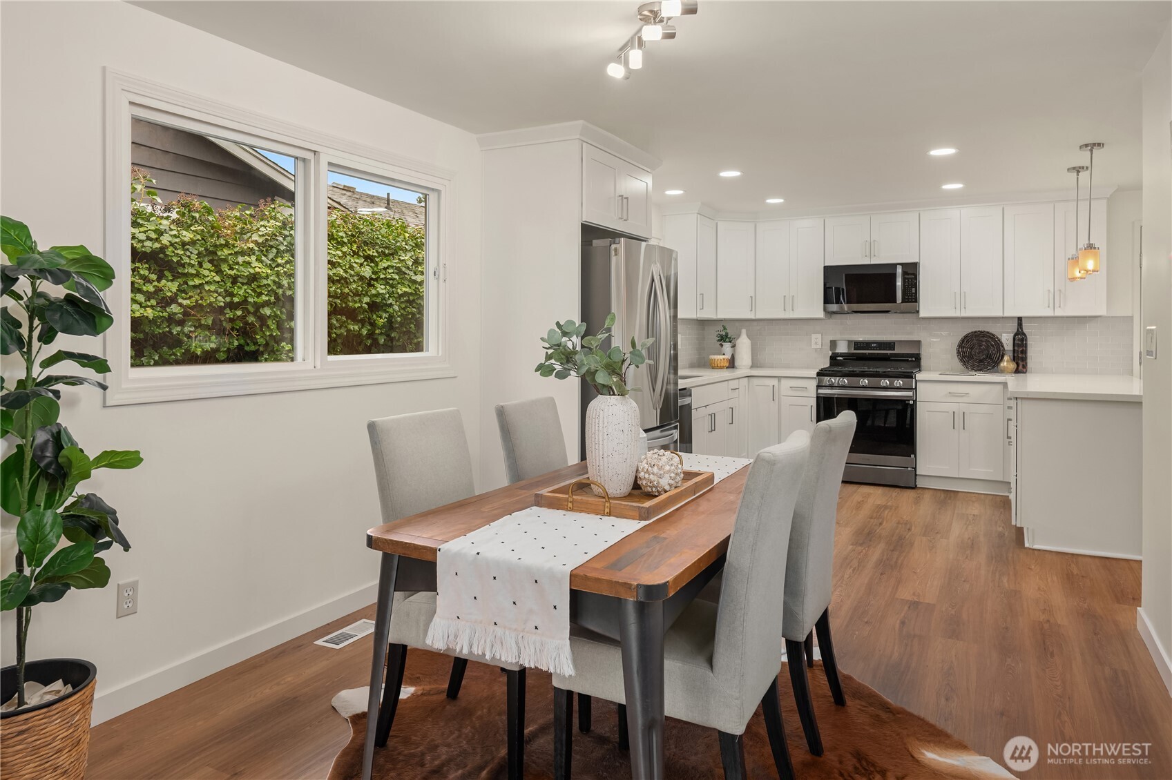 1511 S 250th , Des Moines, WA 98198