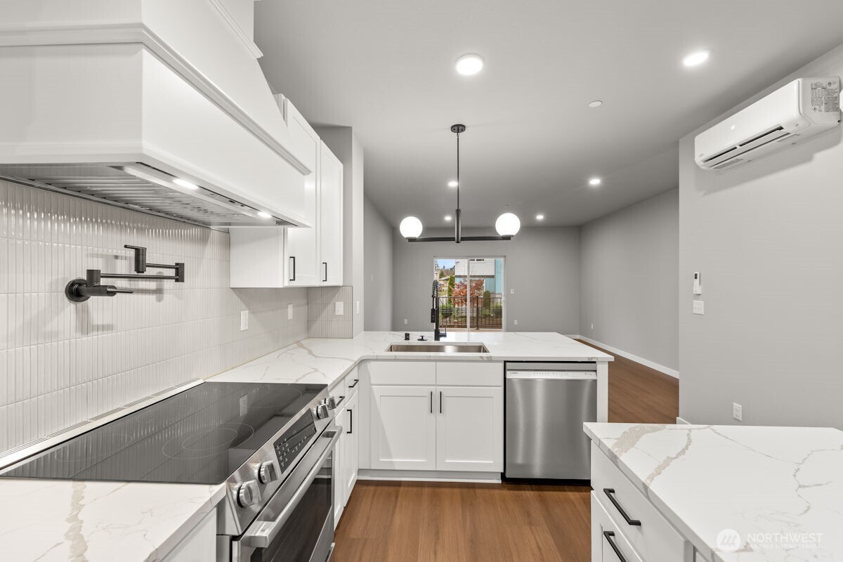 16823 Alder Way #J3, Lynnwood, WA 98037