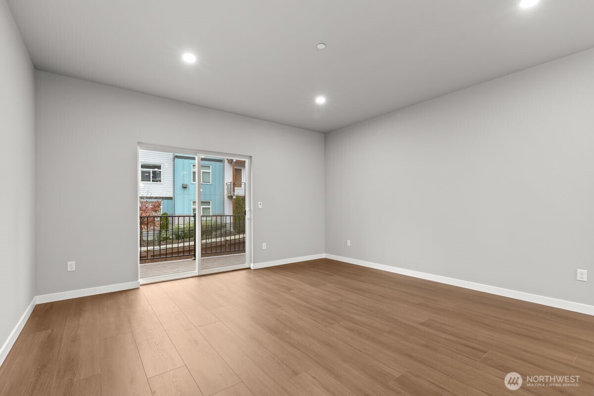 16823 Alder Way #J3, Lynnwood, WA 98037