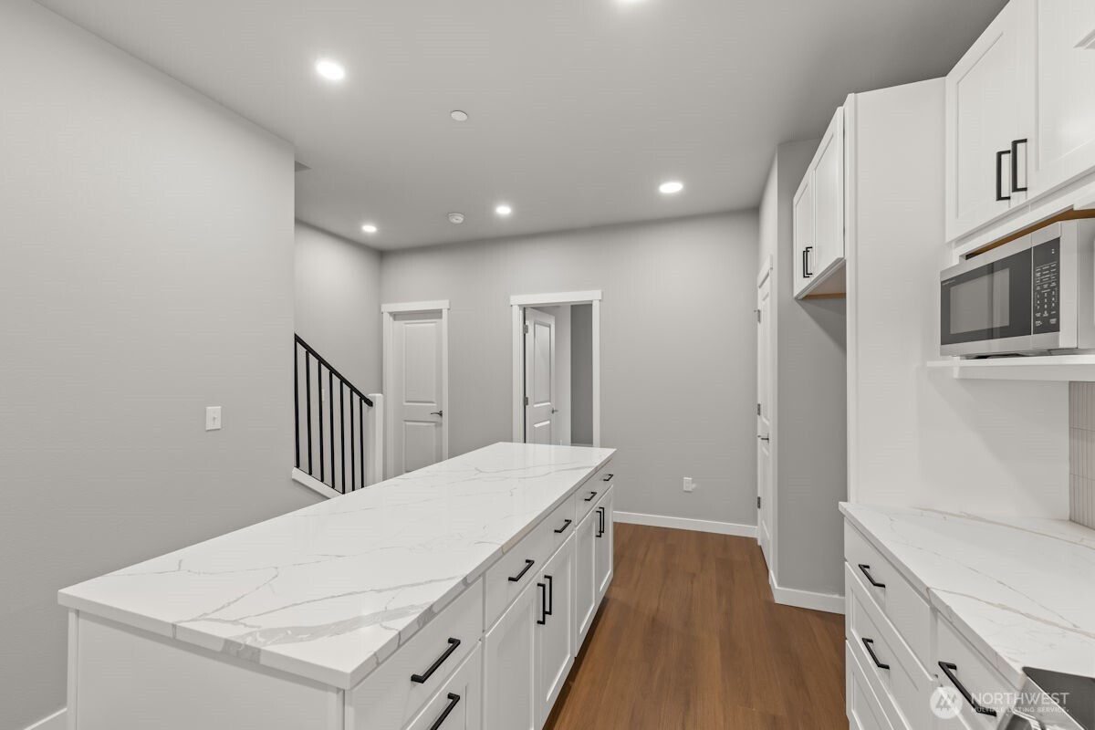 16823 Alder Way #J3, Lynnwood, WA 98037