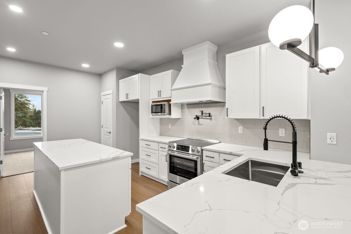 16823 Alder Way #J3, Lynnwood, WA 98037