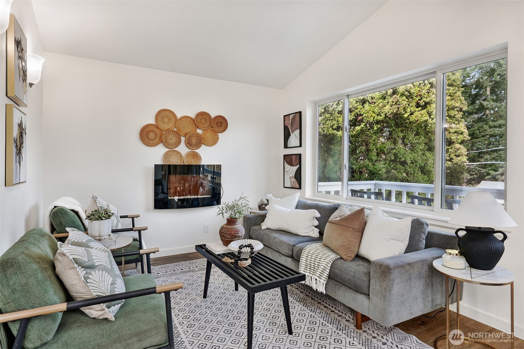 7737 12th Avenue SW, Seattle, WA 98106