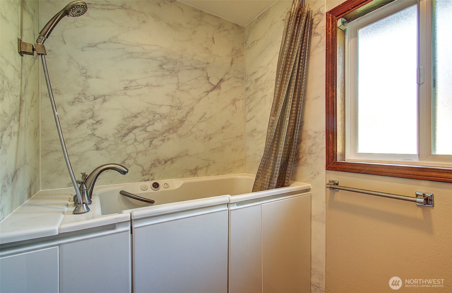 100 Inglewood Drive , Longview, WA 98632