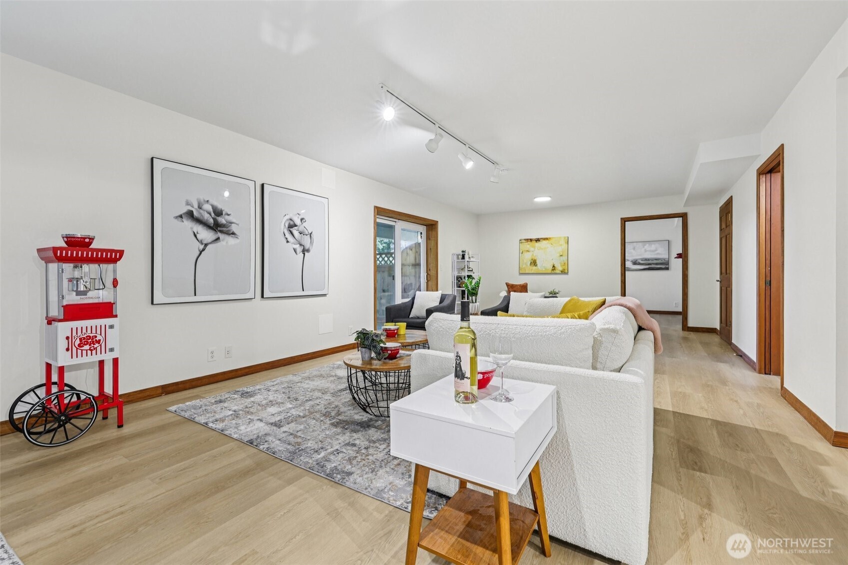 411 W Lake Sammamish Parkway NE, Bellevue, WA 98008