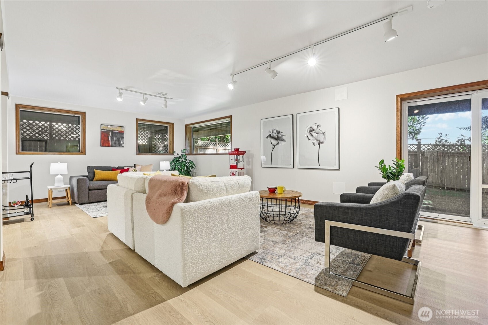 411 W Lake Sammamish Parkway NE, Bellevue, WA 98008