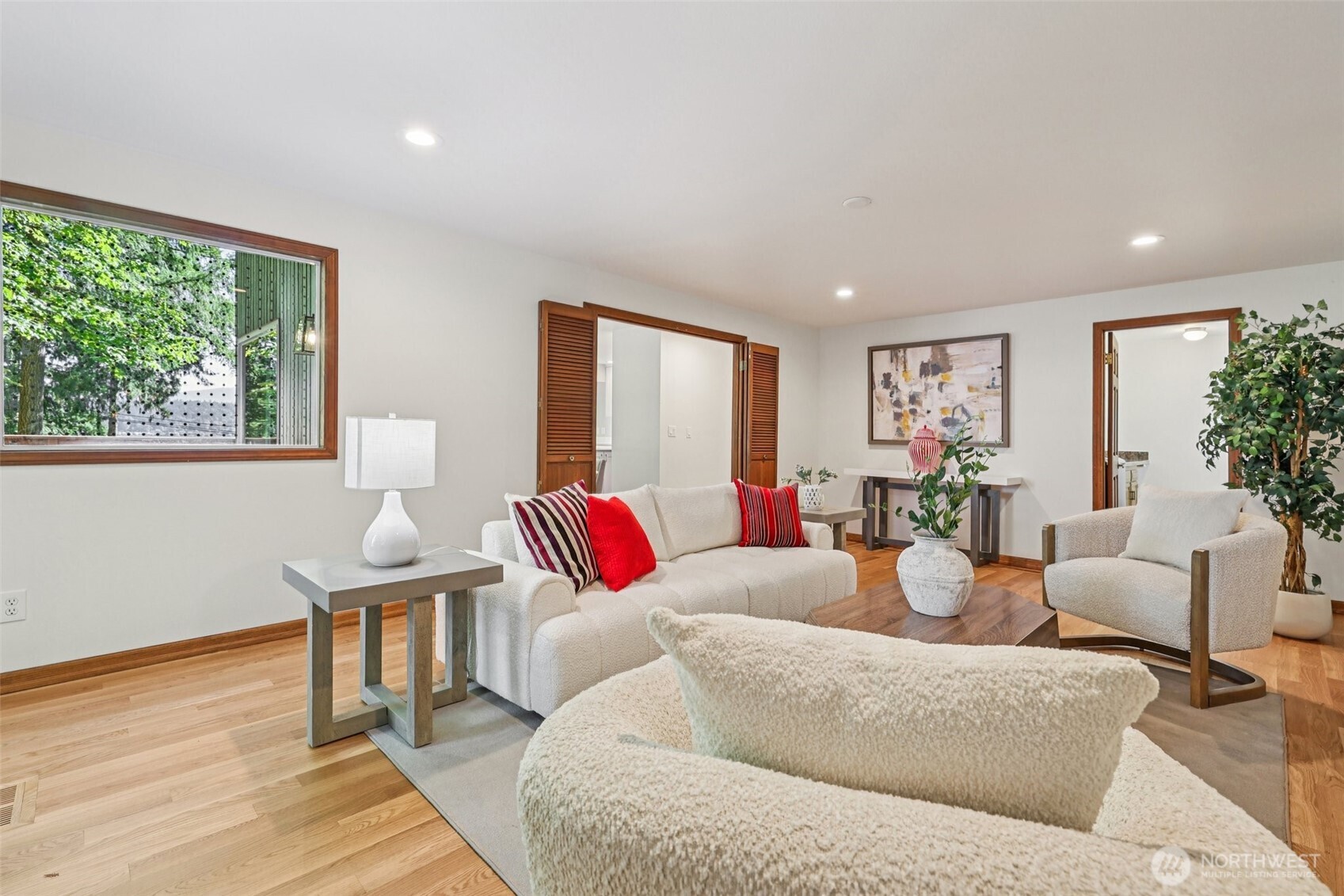 411 W Lake Sammamish Parkway NE, Bellevue, WA 98008