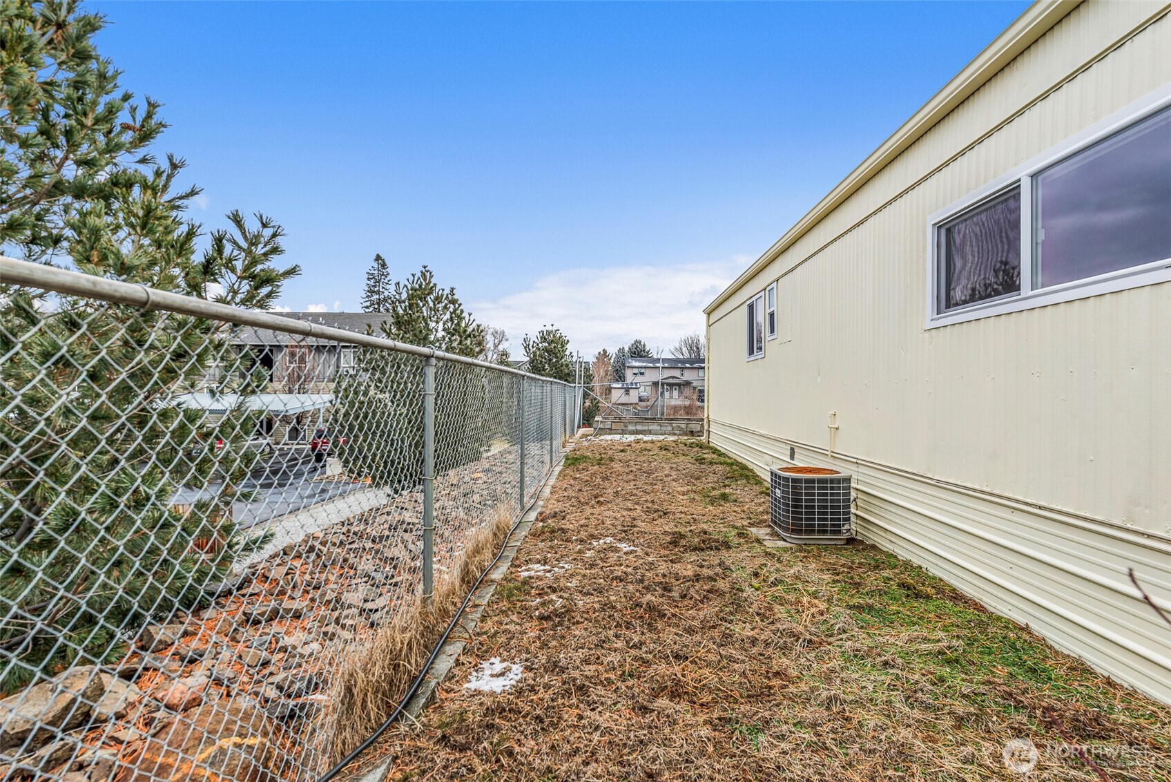 455 9th Street NE #52, East Wenatchee, WA 98802